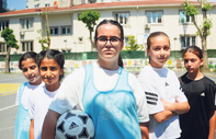 "Futbol oynayan kız çocukları her mesleği yapabileceklerine inanıyor"