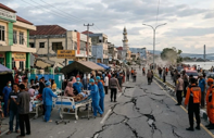 Endonezya'da 6,7 büyüklüğünde deprem