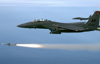 NYT: İran, ABD'ye ait F-15E'yi İHA'larla takip ederek düşürdü