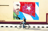 Küba’da yiyecek bitti; iş yok, isyan var
