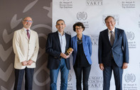 Eczacıbaşı Tıp Onur Ödülü Prof. Uğur Şahin ve Dr. Özlem Türeci’ye verildi