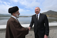 Reisi helikopteri düşmeden önce Aliyev ile birlikte baraj açılışına katılmıştı