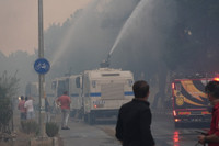 İzmir'de alevlerle mücadele