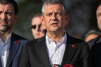 Özgür Özel'e yumruklu saldırı