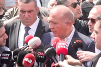Gürsel Tekin, polis eşliğinde il binasına girdi