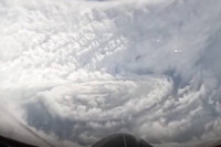 Görüntüyü Pentagon yayınladı: ABD Hava Kuvvetleri, Melissa Kasırgası'nın içinde