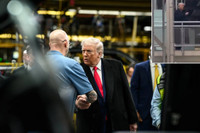 Fabrika ziyaretinde çileden çıkartan Epstein göndermesi: Ford, Trump'la tartışan çalışanını işten çıkardı