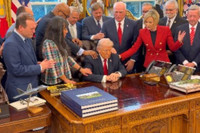 Papazlardan Oval Ofis'te dua seansı