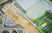 Euro, dolar karşısında 7 ayın dibine geriledi