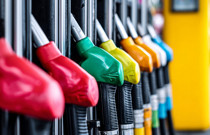 Motorine zam, benzine indirim geldi
