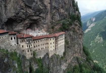 Karadeniz'in simgesi Sümela Manastırı yeniden ziyaretçilerin hizmetine açıldı