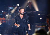 Tarkan'dan sözleri Aysel Gürel imzalı yeni şarkı: “Anılarla Yaşamak” dinleyiciyle buluştu