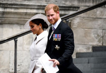 Prens Harry ve Meghan Markle'dan kraliyet yazarına "akıl almaz komplo ve melodram" suçlaması