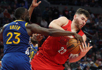 Stephen Curry maçın en skorer ismi oldu: NBA'de Blazers, Warriors'ı mağlup etti