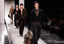 Prada'dan Milano'da 1 koy 7 al stratejisi