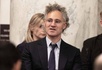 Palantir CEO'su Karp: Aşırı yapay zeka kullanımı porno bağımlılığı gibi