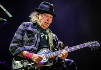 Rock efsanesi Neil Young'dan hayranları üzen karar: Avrupa turnesi iptal