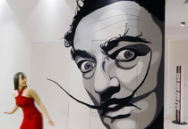 Salvador Dalí’nin en büyük eseri satışa çıkıyor: 350 bin dolara alıcı bulabilir