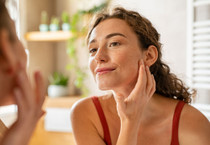 Dermatologlar sıraladı: Cildin sağlıklı yaşlandığını gösteren 5 işaret