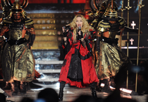 Pop ikonu Madonna yeni albümüyle sahneye geri dönüyor