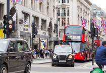 İngiltere'de 2009 sonrası doğanlara sigara satışı tamamen yasaklandı