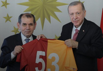 Erdoğan'dan Dursun Özbek ve Okan Buruk'a tebrik telefonu