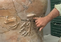 Konya'da 5 bin yıllık keşif: Hayat ağacı kabartmalı küp tarihe ışık tutacak