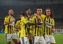 Fenerbahçe Kadıköy'de 4 golle kazandı