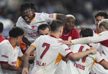 Beş gollü düelloda son sözü Sara söyledi: Galatasaray, Başakşehir engelini kayıpsız geçti