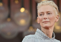 Tilda Swinton ilk anı kitabını yayımlayacak