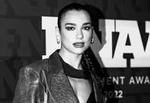 Pop yıldızlığından edebiyat küratörlüğüne: Dua Lipa’nın edebiyat dünyasındaki yükselişinin arkasında ne var?