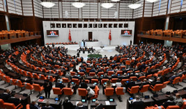 TBMM'de kabul edildi: Babalık izni 5 günden 10 güne çıkarıldı