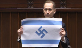 Polonyalı milletvekili parlamentoda Nazi sembollü İsrail bayrağı açtı