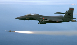 NYT: İran, ABD'ye ait F-15E'yi İHA'larla takip ederek düşürdü