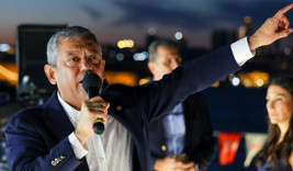 Özgür Özel Üsküdar'da konuştu, Mansur Yavaş'ın sözlerini tekrarladı: Ayrılıkta azap, birliktelikte rahmet vardır