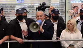İsrail seçimleri: Netanyahu, AVM'de megafonla oy istedi