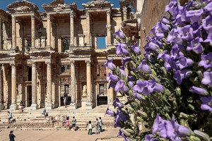 UNESCO mirasına hassas dokunuş: Efes'in 2500 yıllık caddesine restorasyon