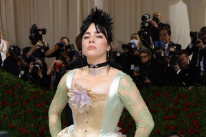 Sylvia Plath’in "Sırça Fanus" kitabı beyazperdeye uyarlanıyor: Başrol Billie Eilish mi?