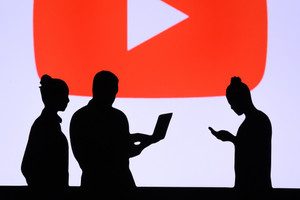 YouTube, DM özelliğini geri getiriyor