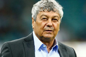 Sağlık problemleriyle boğuşan Lucescu, Türkiye maçı öncesi konuştu: "Bir korkak gibi ayrılamazdım"