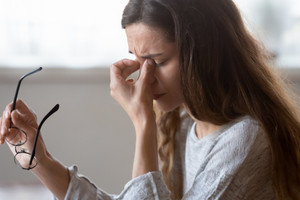 Göz doktorlarından uyarı: Göz sağlığınıza zarar veren 9 alışkanlık