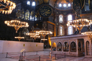 Ayasofya’da tarihî restorasyon başladı: Deprem riskine karşı 1500 yıllık miras güvence altına alınıyor
