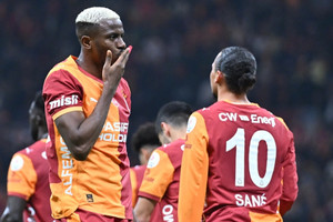 Osimhen, Türkiye'de kulüp satın alıyor