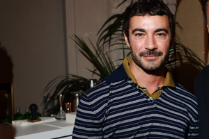 Dario Vitale Versace'den ayrılıyor; koleksiyonu hiç mağazalara ulaşmayabilir