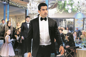 Prime time’da tercih meselesi: Dizi mi yarışma mı izlersiniz?