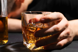 Bilim dünyasından sarsıcı alkol raporu: Bir kadeh alkol, bir sigara demek