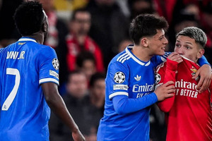 Vinicius ırkçılığa uğradı, Real Madrid sahayı terk etti: Mourinho'dan tartışma yaratan açıklama