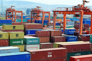 Yüksek Mahkeme'nin Trump tarifelerini iptal etmesi lüresel ticarette yeni belirsizliklere yol açtı