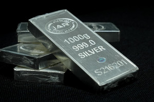 Gümüşte sert düşüş: Yüzde 7'ye yakın değer kaybetti