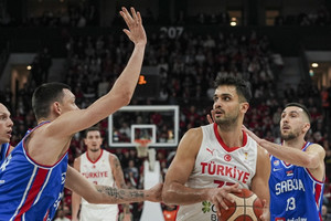 Sırbistan'ı deviren 12 Dev Adam, Dünya Kupası elemelerinde ikinci turu garantiledi